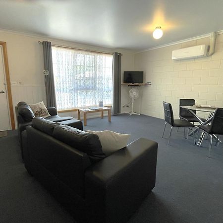 Castaway Holiday Apartments Стран Екстериор снимка