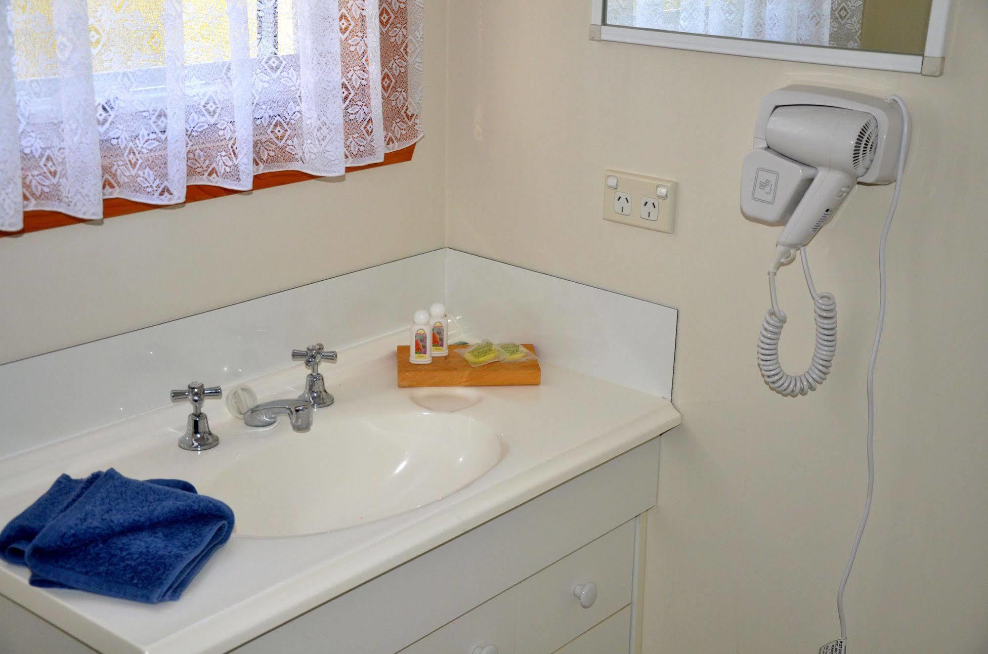 Castaway Holiday Apartments Стран Екстериор снимка