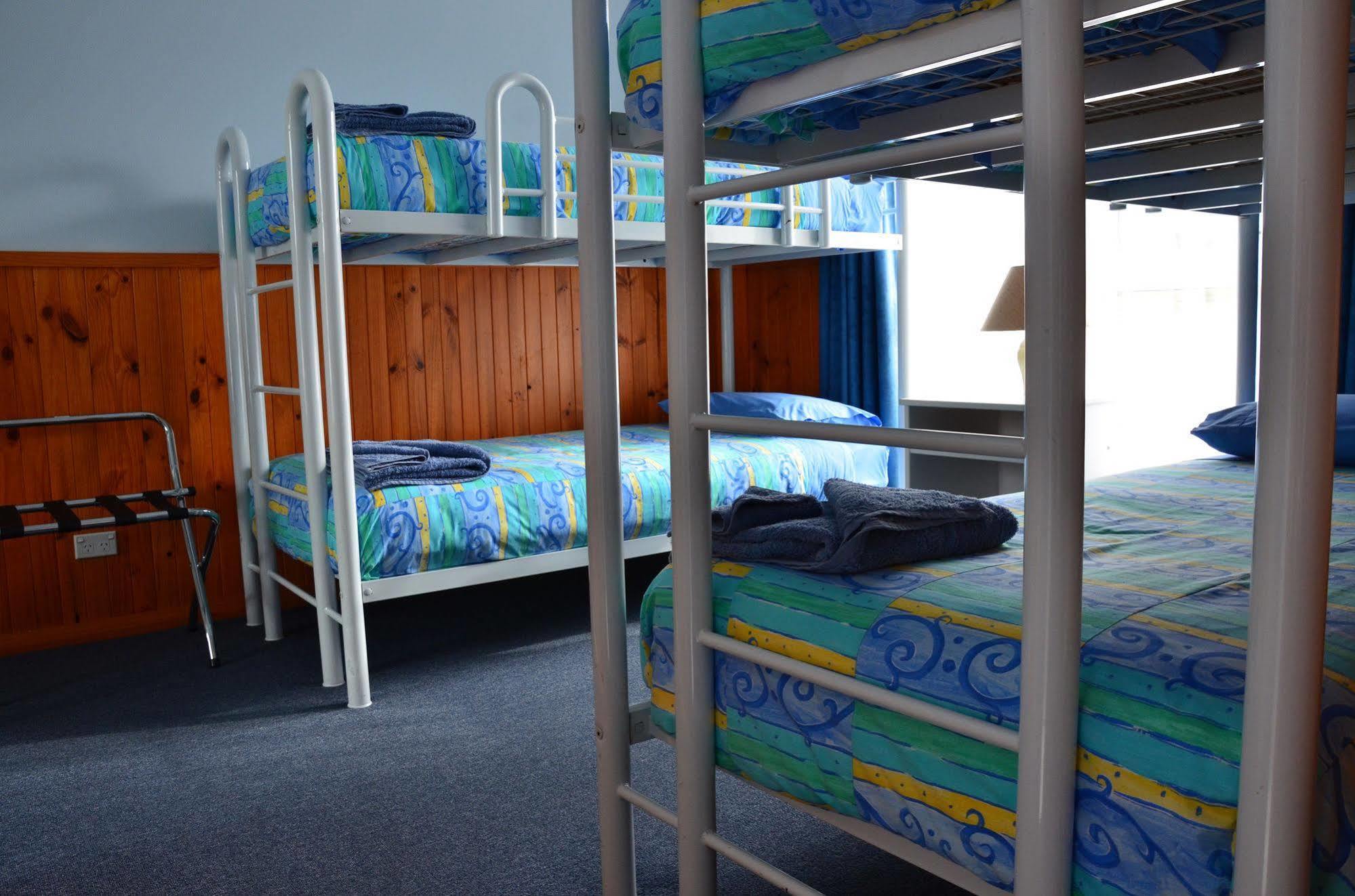 Castaway Holiday Apartments Стран Екстериор снимка